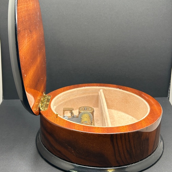 Reuge Music Box The Four Seasons Summer Butterfly Floral Inlaid Wood - Picture 6 of 16